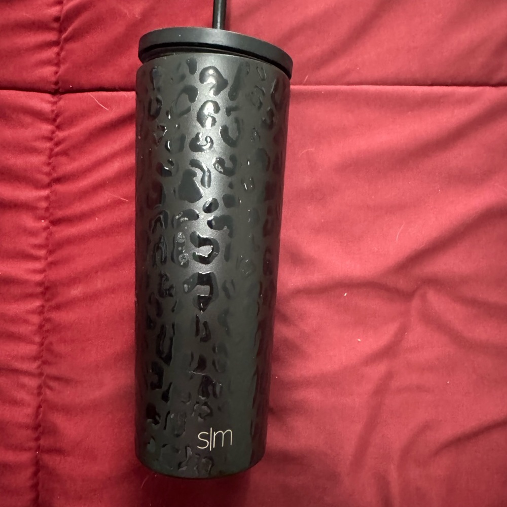 Simple Modern Black and White Leopard Tumbler Set